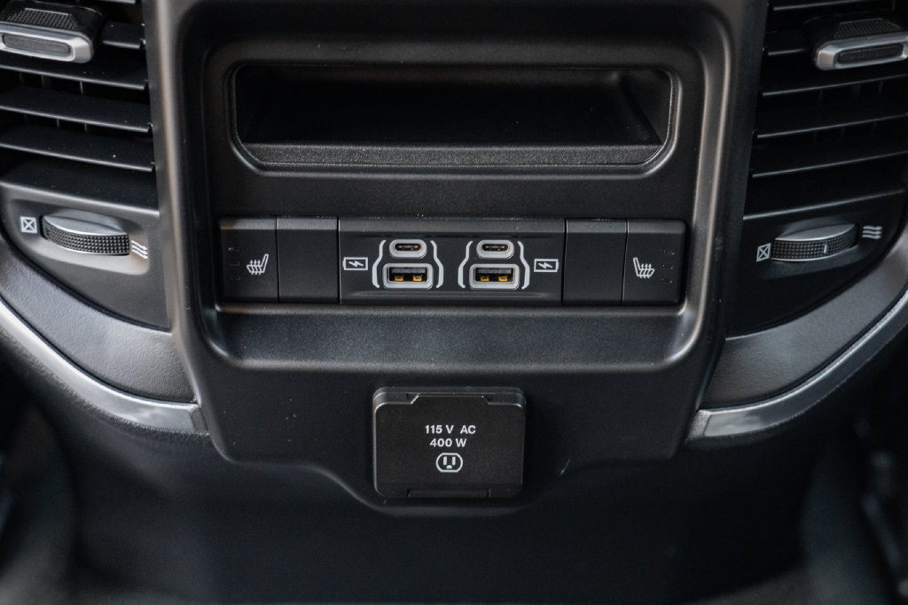 Used 2021 RAM 1500 Laramie AWD/4WD image 9