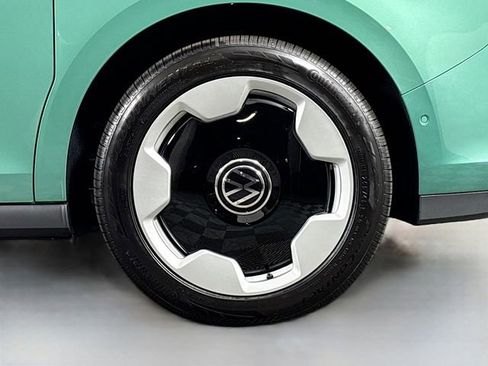 New 2025 Volkswagen ID. Buzz Pro S Plus image 32