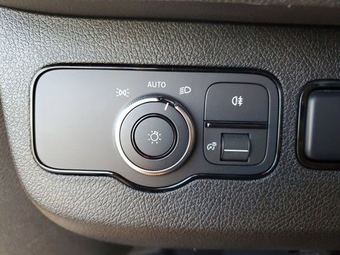 Used 2023 Mercedes-Benz Sprinter 2500 image 23