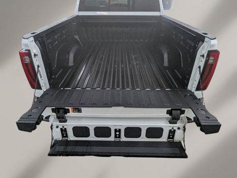 Used 2024 GMC Sierra 2500 SLT w/ SLT Premium Package image 26