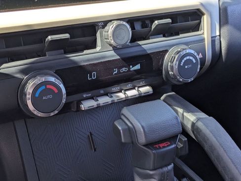 Used 2024 Toyota Tacoma TRD Off-Road image 22