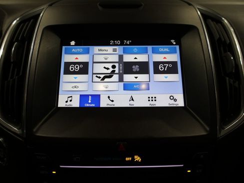 Used 2019 Ford Edge Titanium w/ Equipment Group 301A AWD/4WD image 31