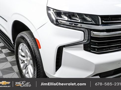 Used 2024 Chevrolet Suburban LT image 38