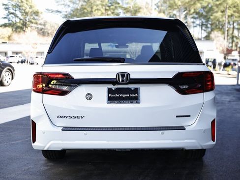 Used 2025 Honda Odyssey Touring image 10