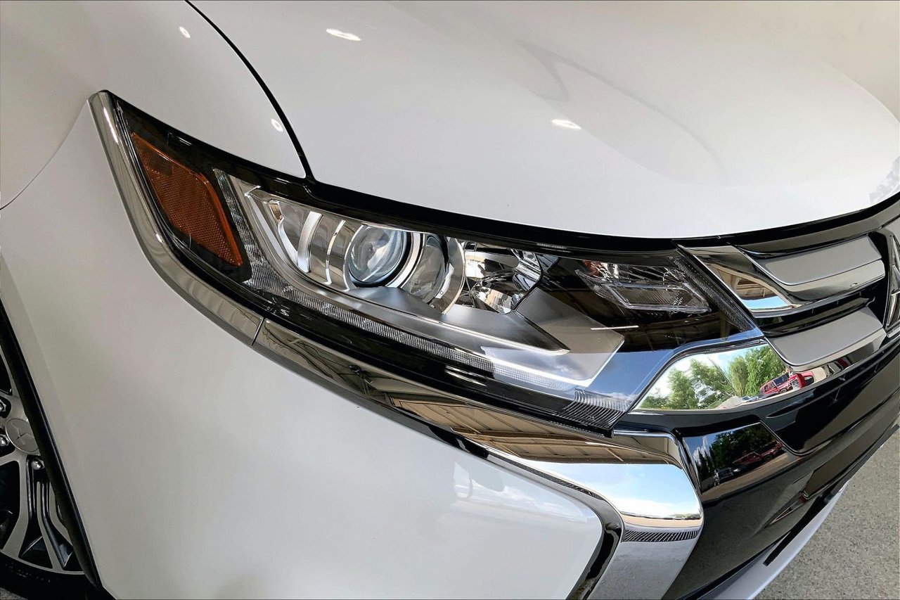 Used 2017 Mitsubishi Outlander SEL FWD image 28