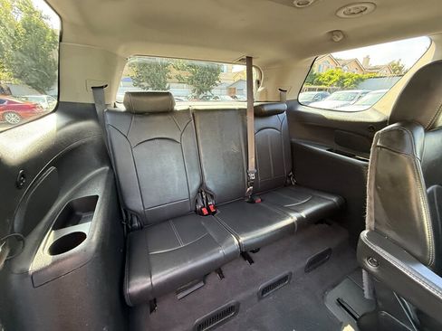 Used 2014 GMC Acadia SLT image 25