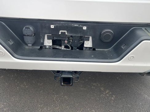 Used 2019 Chevrolet Silverado 1500 High Country w/ Technology Package image 11