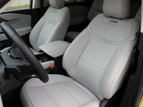 Used 2025 Ford Explorer Platinum w/ LUX Leather Package image 21