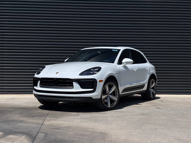 Certified 2024 Porsche Macan AWD/4WD image 1