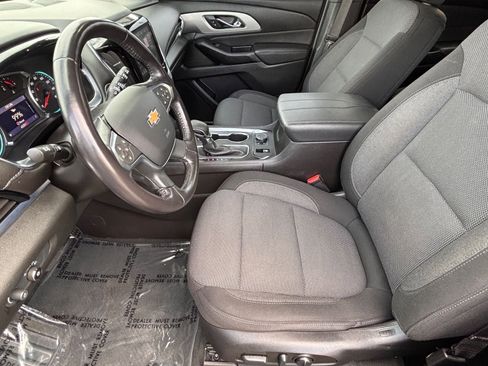 Used 2022 Chevrolet Traverse LT FWD image 18