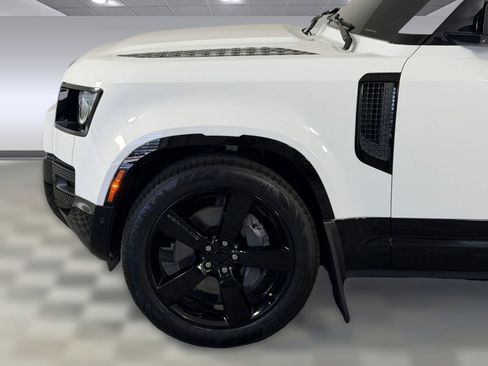 Used 2023 Land Rover Defender 110 X-Dynamic SE AWD/4WD image 11