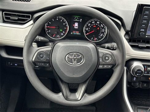 Used 2020 Toyota RAV4 XLE image 4