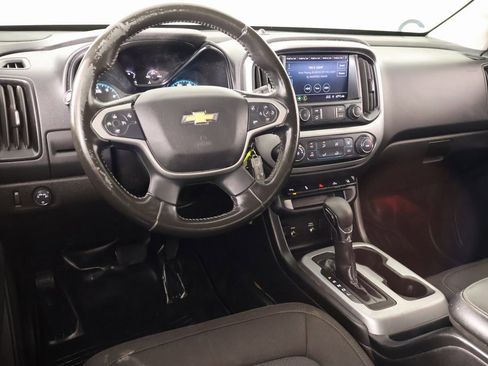 Used 2022 Chevrolet Colorado LT w/ Fleet Safety Package image 2