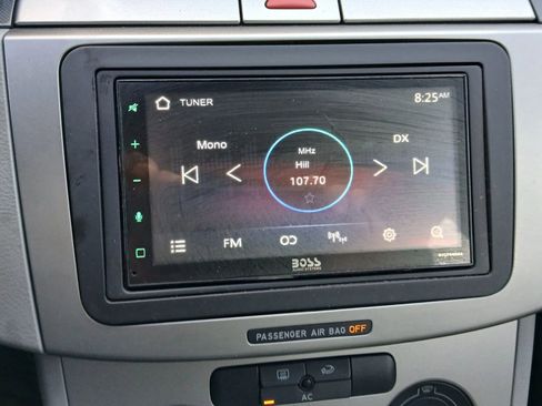 Used 2007 Volkswagen Passat 2.0T image 21