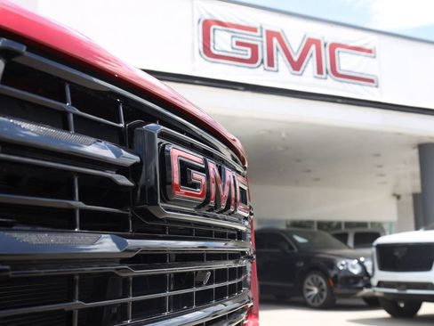 New 2026 GMC Yukon Elevation w/ Elevation Premium Package AWD/4WD image 24