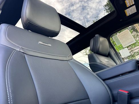 New 2026 Ford Expedition Platinum image 15