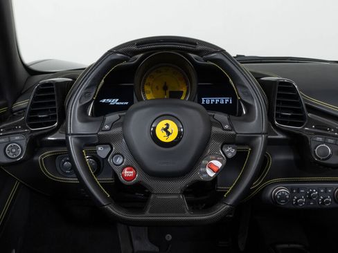 Used 2015 Ferrari 458 Spider RWD image 33