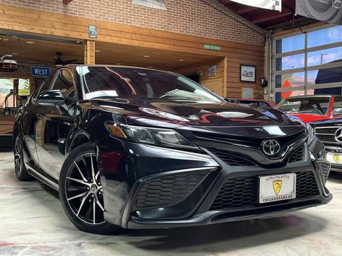 Used 2021 Toyota Camry SE w/ Cold Weather Package AWD/4WD image 4