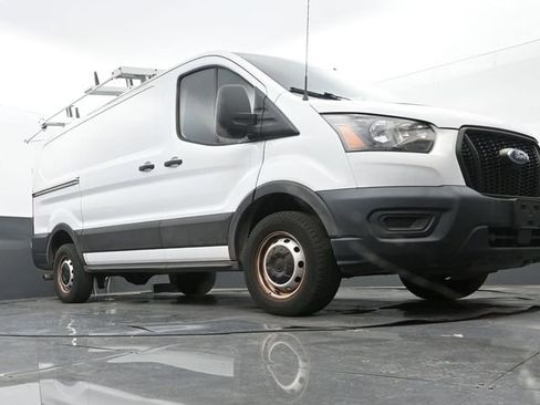Used 2022 Ford Transit 250 Low Roof RWD image 9