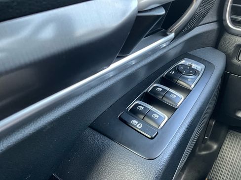 Used 2024 Kia Telluride S w/ S Sunroof Package FWD image 17