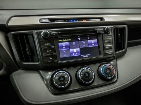 Used 2015 Toyota RAV4 LE image 18