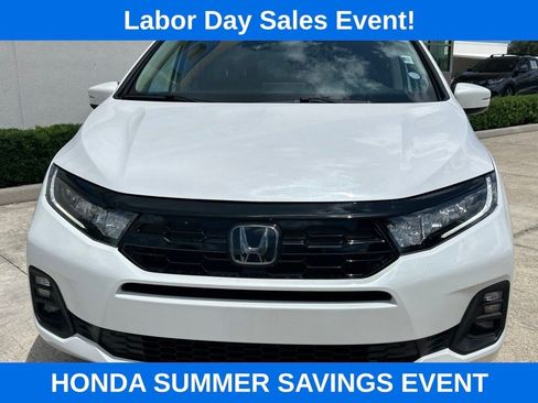 Used 2025 Honda Odyssey Touring image 2