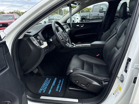 Used 2022 Volvo XC60 B5 Inscription w/ Climate Package image 20