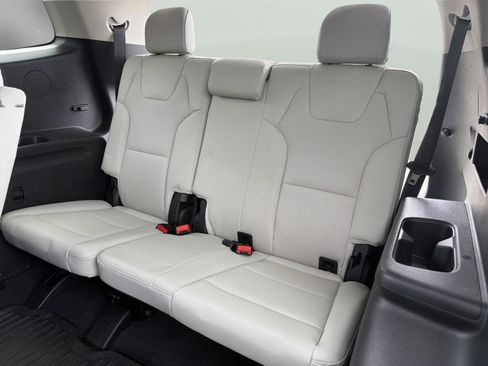Used 2024 Kia Telluride EX w/ EX Captain's Chair Package FWD image 22