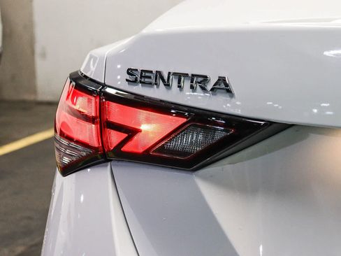 Used 2025 Nissan Sentra SV FWD image 11
