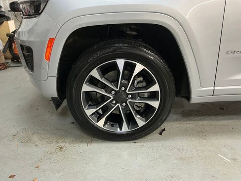 Certified 2023 Jeep Grand Cherokee L Overland w/ Advanced Protech Group III image 11