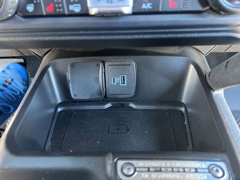 Used 2023 Ford Bronco Wildtrak image 34