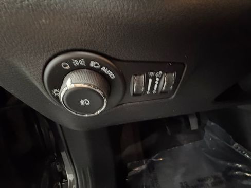 Used 2022 Jeep Compass Latitude image 22