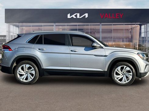 Used 2020 Volkswagen Atlas Cross Sport SEL image 3