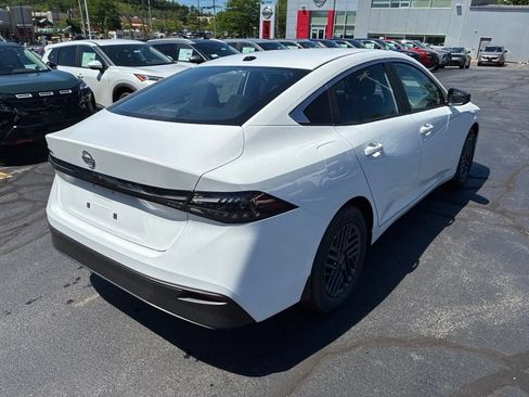 New 2026 Nissan Sentra SV w/ Floor Mat Package FWD image 7