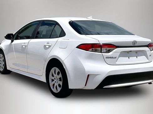 Used 2021 Toyota Corolla LE FWD image 4