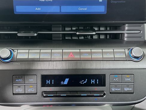 Used 2025 Hyundai Kona SEL image 24