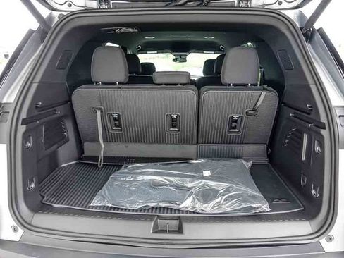 New 2026 Chevrolet Traverse LT w/ LPO, Floor Liner Package FWD image 8