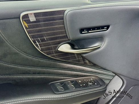 Used 2019 Lexus LS 500 w/ Accessory Package (Z2) image 23