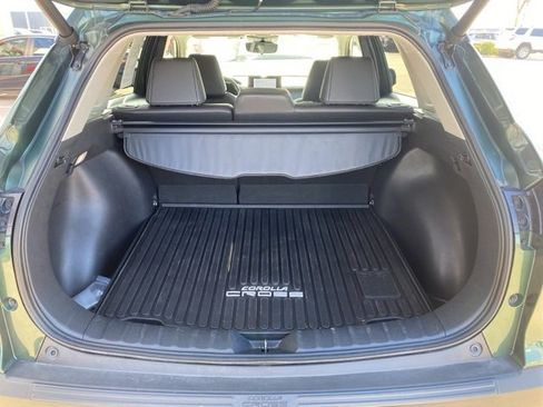 Used 2024 Toyota Corolla Cross XLE image 4