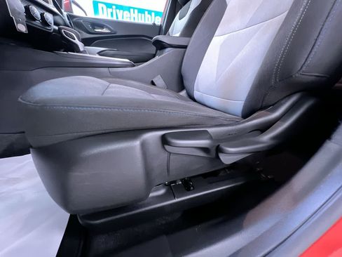 Used 2024 Chevrolet Trax LS w/ LS Convenience Package FWD image 13