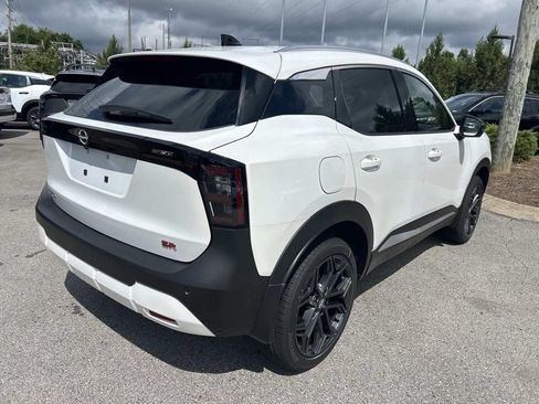 New 2026 Nissan Kicks SR w/ SR Premium Package FWD image 7