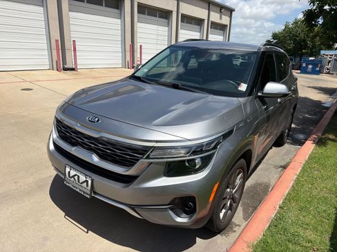 Used 2021 Kia Seltos S FWD image 1