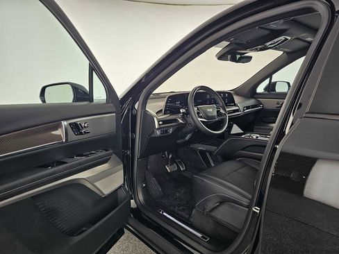 New 2026 Cadillac Vistiq Sport w/ LPO, Floor Liner Package AWD/4WD image 21