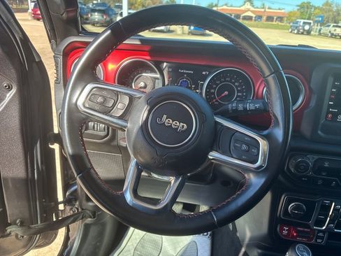 Used 2021 Jeep Wrangler Unlimited Rubicon w/ Xtreme Recon 35" Tire Package image 15