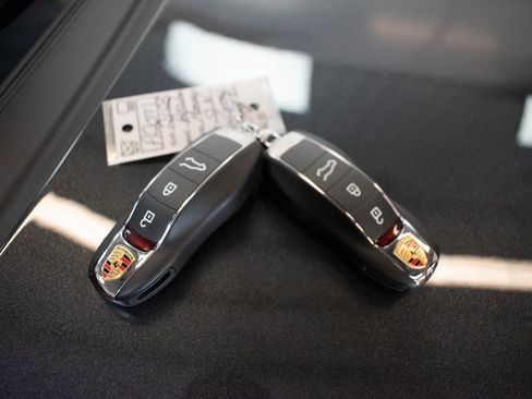 New 2025 Porsche Macan image 32