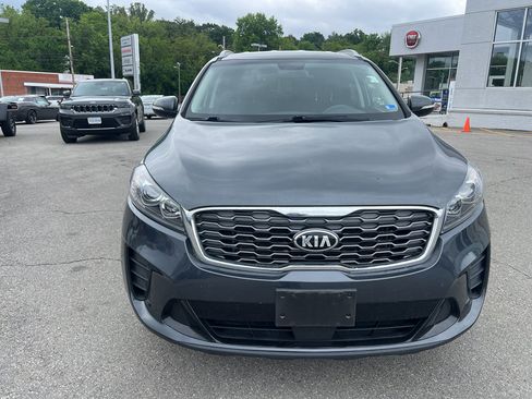 Used 2020 Kia Sorento LX w/ LX I4 Convenience Package FWD image 2