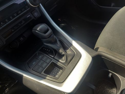 Used 2023 Toyota RAV4 LE AWD/4WD image 20