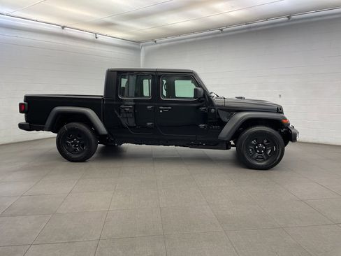 New 2026 Jeep Gladiator Sport image 2