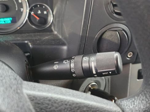 Used 2007 Jeep Commander Sport image 34