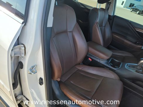 Used 2021 Subaru Outback Touring w/ Popular Package #2 image 10